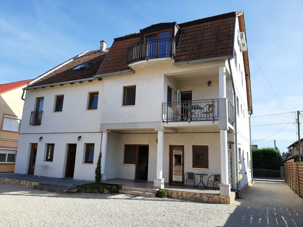 Familia Apartmanhaz Keszthely Exterior foto
